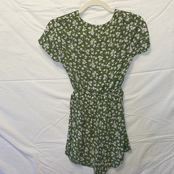 Princess Polly | Ragnar Tie Front Romper Green | Size US 2 - Picture 3 of 4